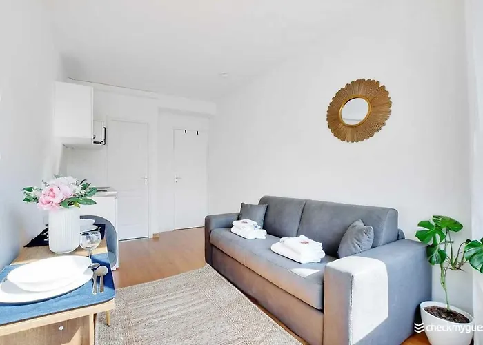 Charming - 2p - Near Convention Apartment